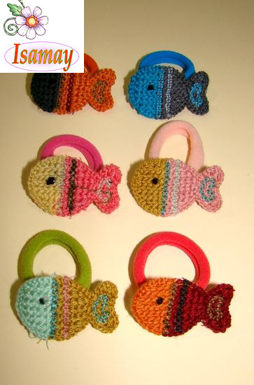 Adornos pelo, complementos de moda y bisutería: Coletero pez crochet 2 tonos