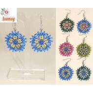 PENDIENTE GANCHO HIPPIE FLOR ABIERTA CON BOLITAS COLORES